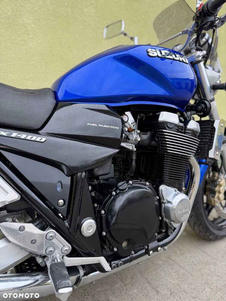 Suzuki GSX - 16