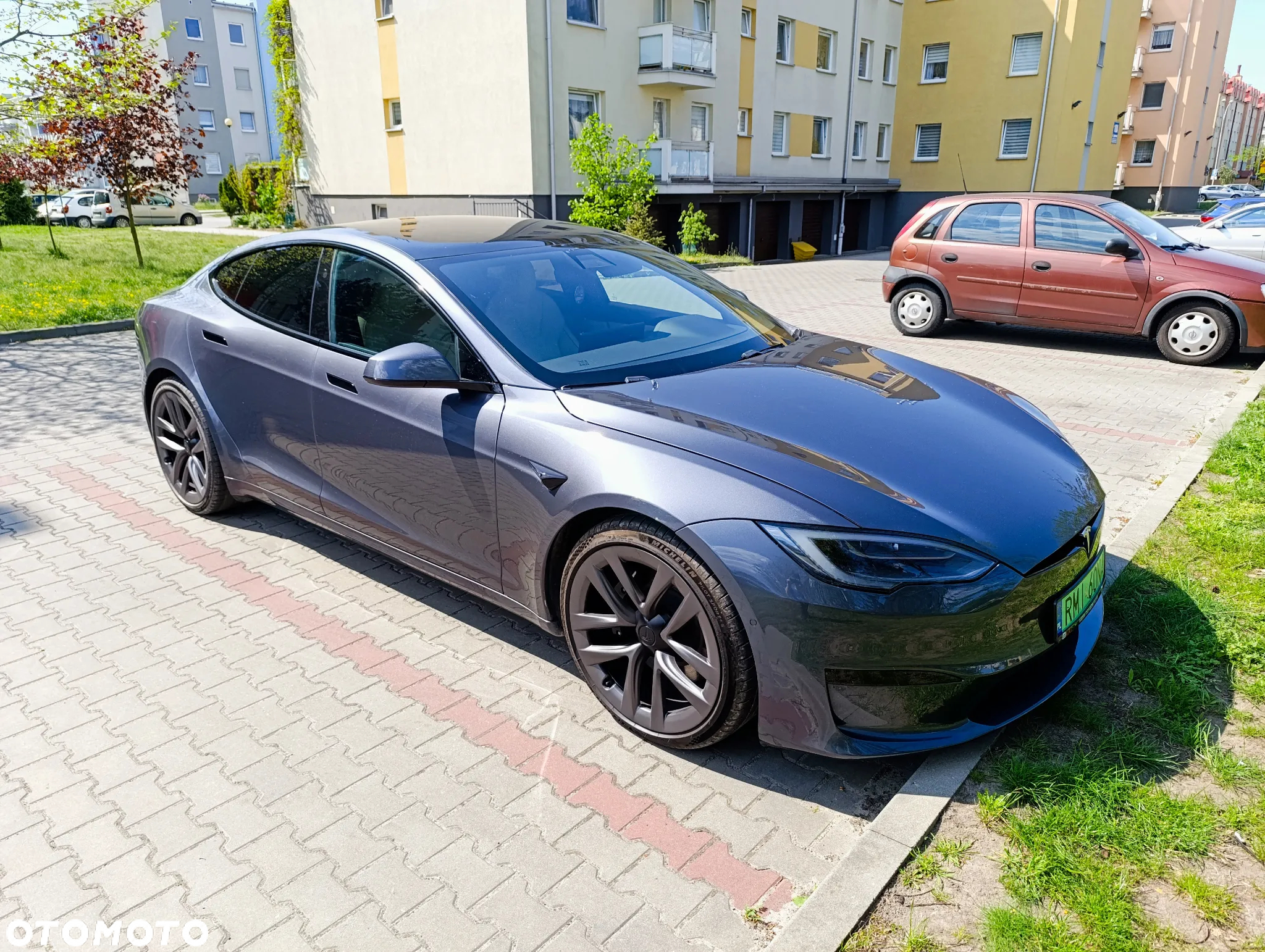 Tesla Model S Plaid - 4
