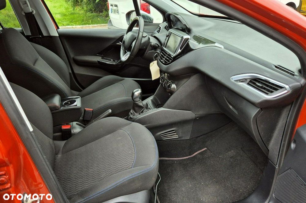 Peugeot 208 PureTech 82 Start & Stop Style - 13