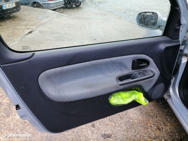 Para Peças Renault Clio Ii Caixa (Sb0/1/2_) - 6