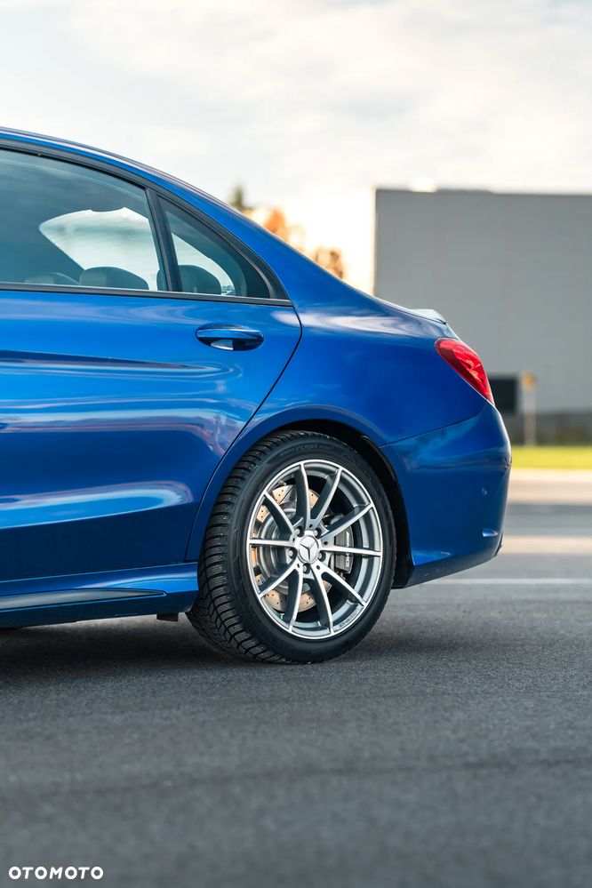 Mercedes-Benz Klasa C AMG 63 AMG Speedshift 7G-MCT - 9