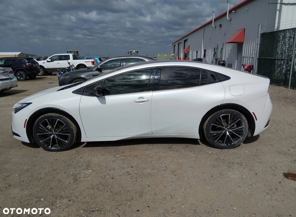 Toyota Prius Hybrid Executive - 9