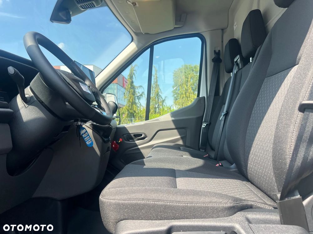 Ford Transit Van L3H2 2.0 EcoBlue 130 KM Trend - 9