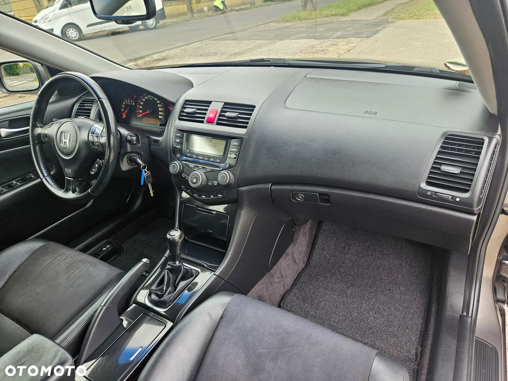 Honda Accord 2.0 i Executive - 17