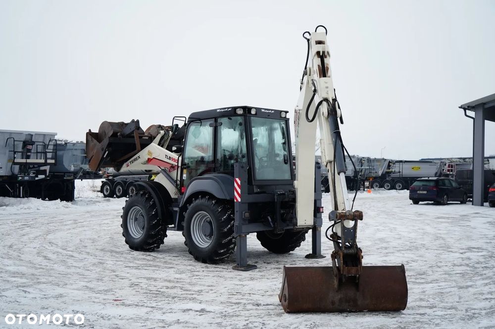 Terex TLB 990 /  KOPARKO-ŁADOWARKA / KOMPLET ŁYŻEK /  3 300  MTH / - 3