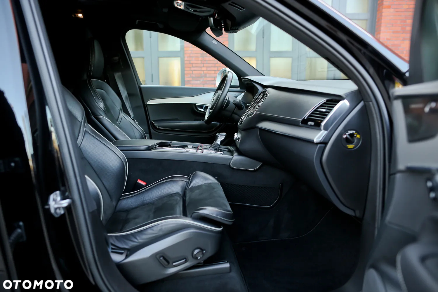 Volvo XC 90 D5 AWD Geartronic RDesign - 23
