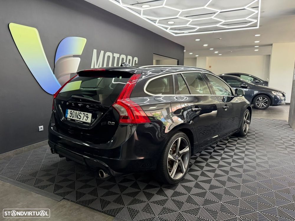 Volvo V60 2.0 D2 R-Design Momentum - 9