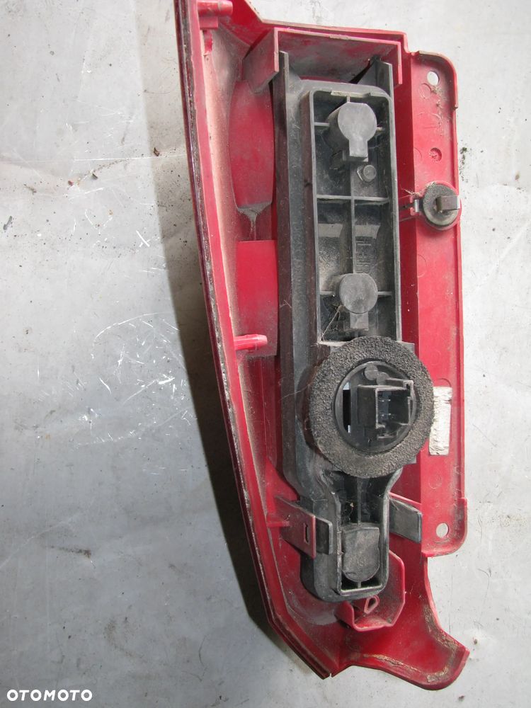 LAMPA TYLNA LEWE FORD FOCUS  KOMBI - 4