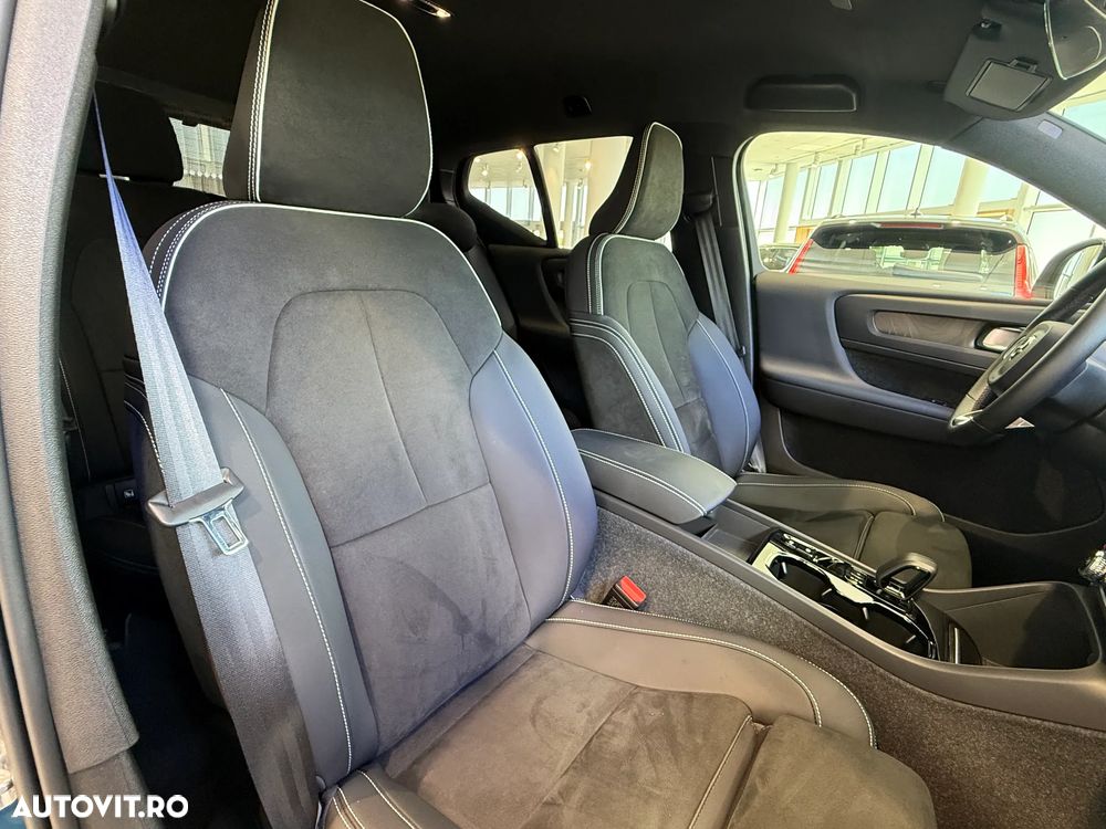 Volvo XC 40 Recharge T5 Twin Engine AT7 R-Design - 32