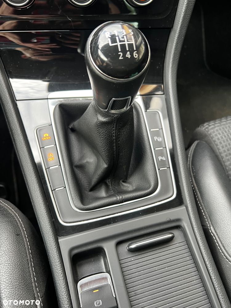 Volkswagen Golf - 30
