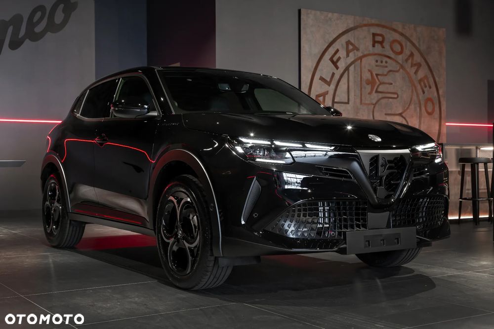 Alfa Romeo Junior 1.2 mHEV Ti eDCT - 1