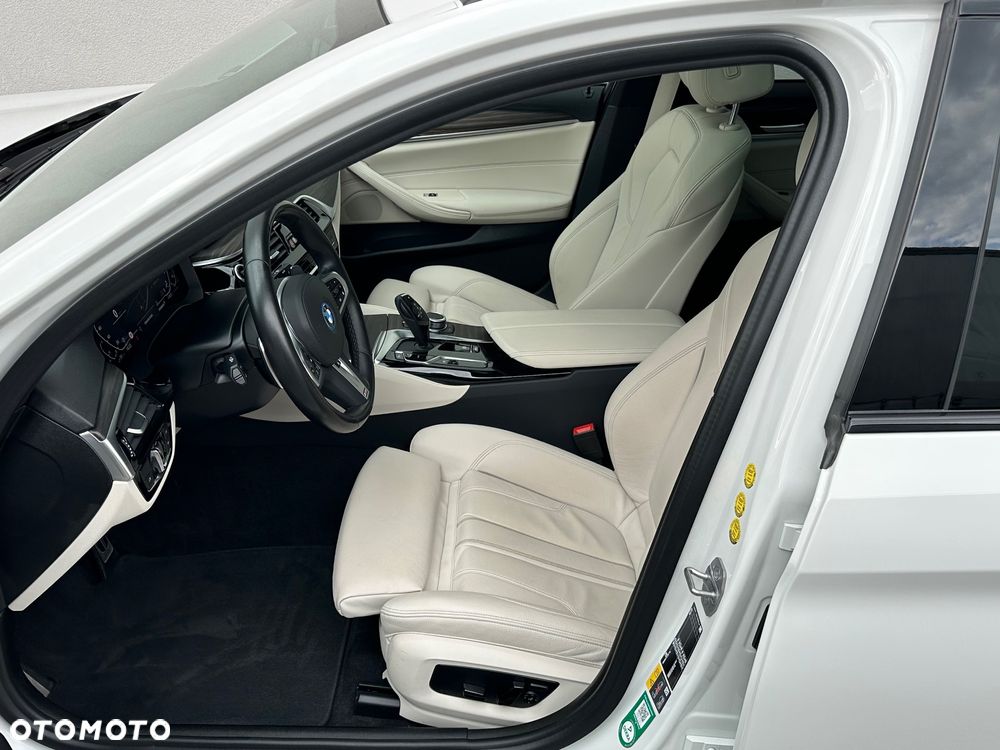 BMW Seria 5 530e M Sport sport - 21