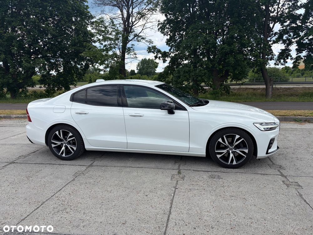 Volvo S60 B4 B R-Design - 5