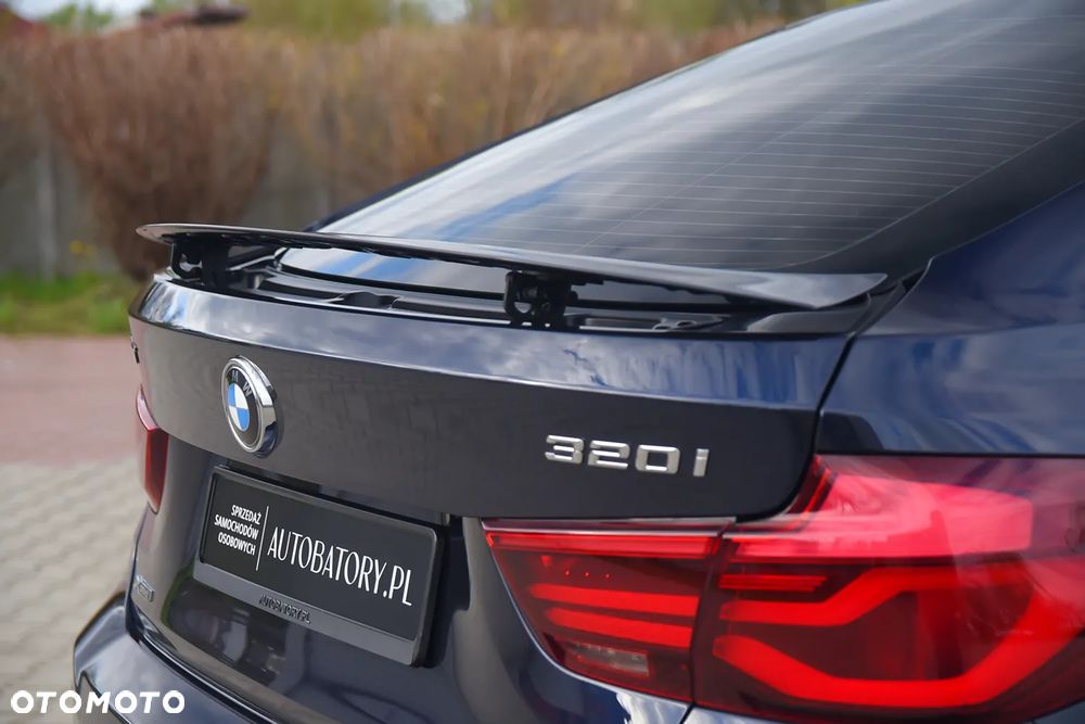 BMW Seria 3 320i xDrive Edition M Sport Shadow - 32