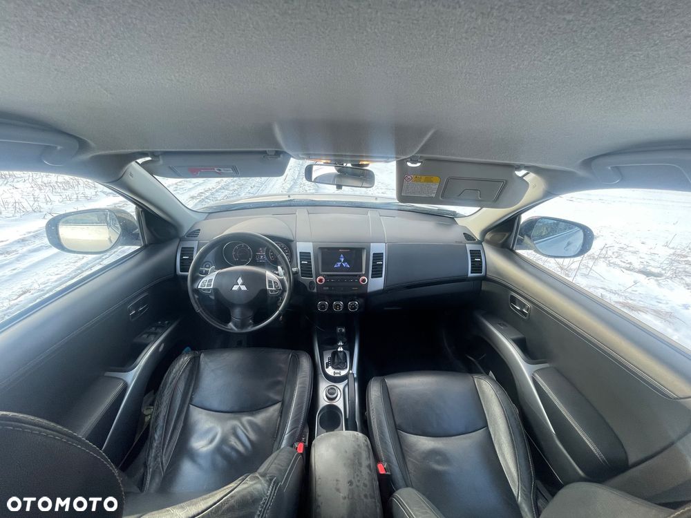 Mitsubishi Outlander 2.2 DID Instyle EU5 TC-SST - 9