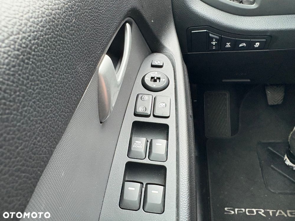 Kia Sportage 2.0 CVVT 4WD Fifa World Cup Edition - 24