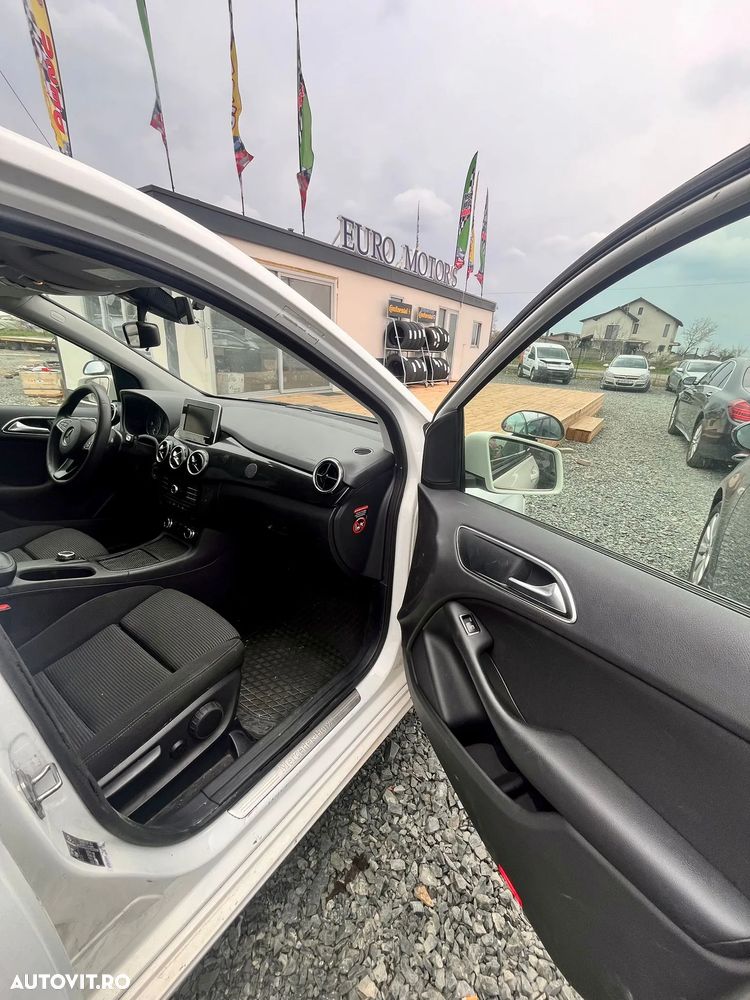 Mercedes-Benz B 220 - 15