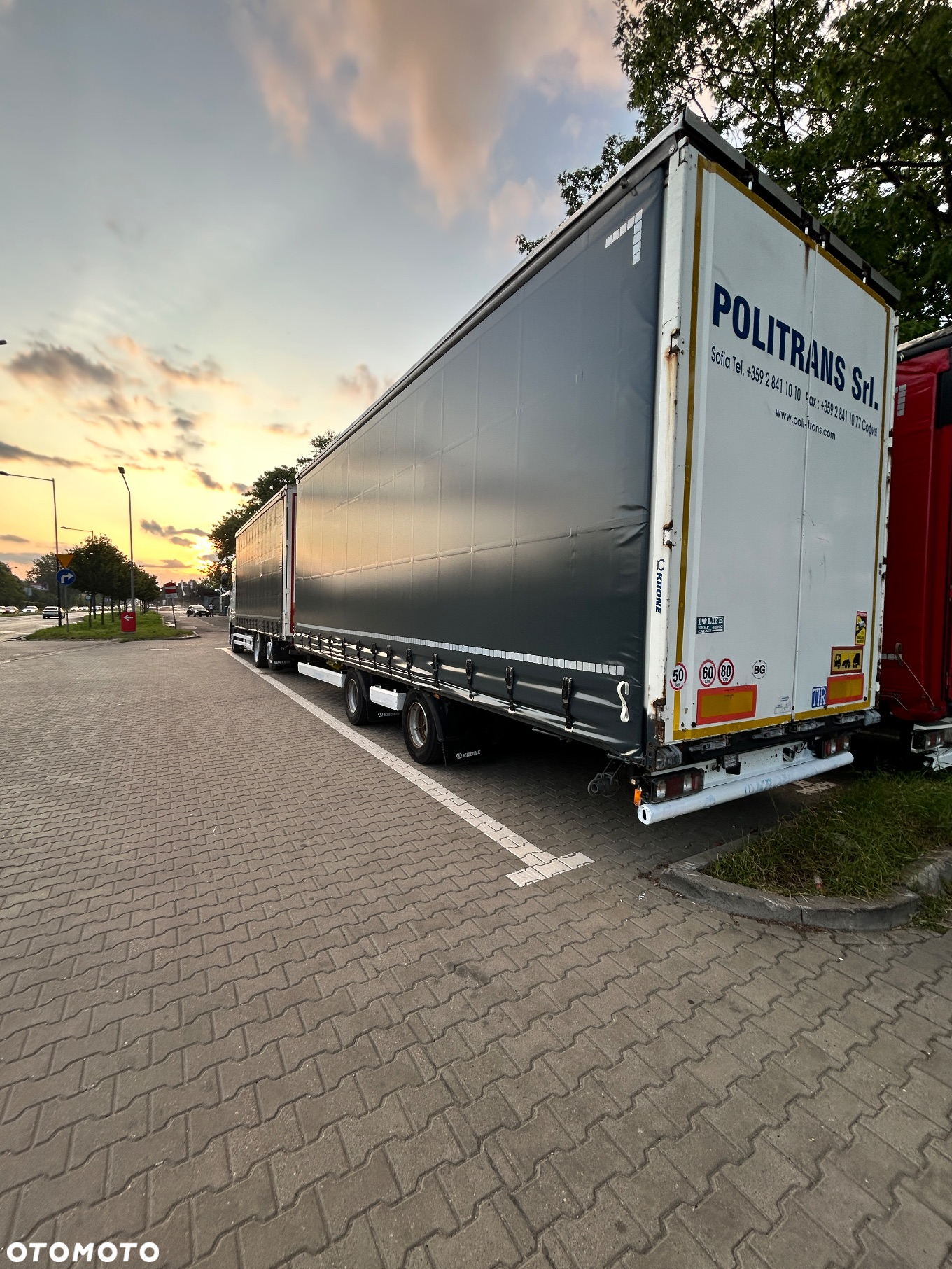 Krone Krona przyczepa cężarowa tandem Jumbo dach i boki rozsuwane długość 8.2 m wysokość 3.10 - 2