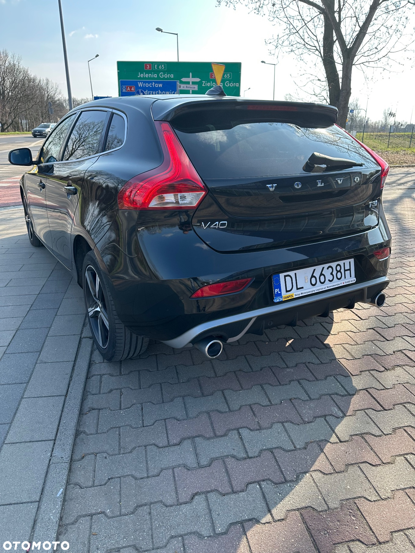Volvo V40 T3 Drive-E R-Design Momentum - 3