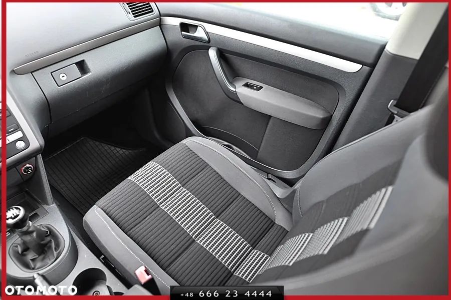 Volkswagen Touran 1.4 TSI United - 20