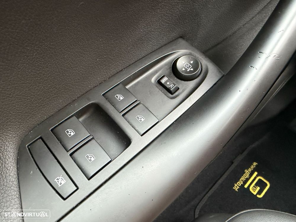 Opel Astra Sports Tourer - 35