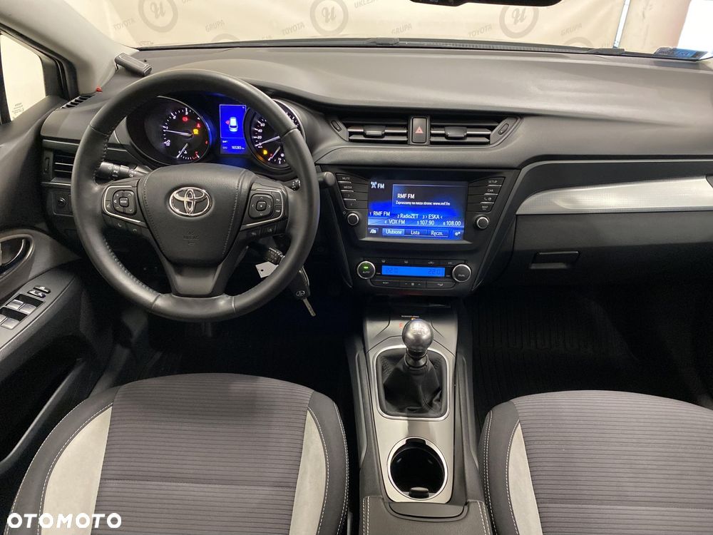 Toyota Avensis 2.0 D-4D Premium - 3