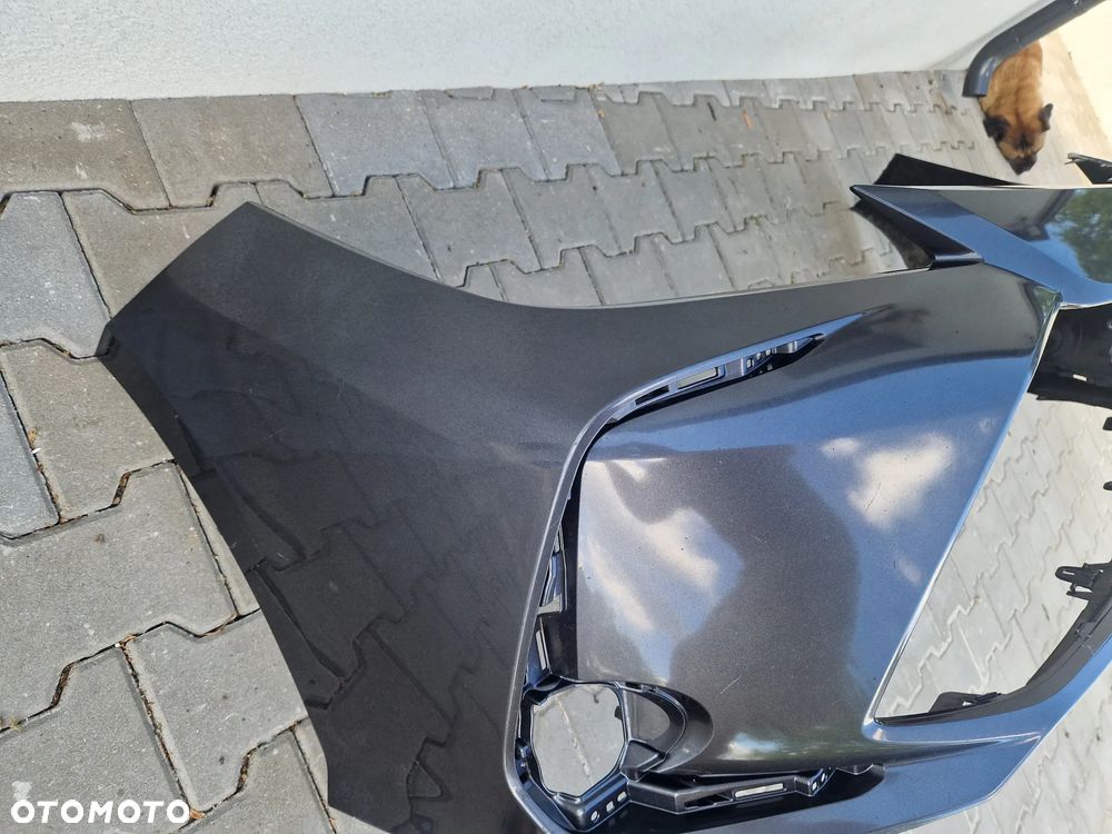 Zderzak Toyota Corolla XII E210 E21 sedan  bez dziur - 5