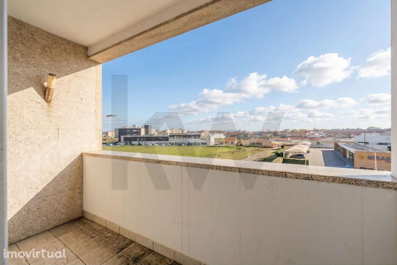 Apartamento T3 condomínio fechado com piscina, a 1 km da praia Vila do - Grande imagem: 3/37