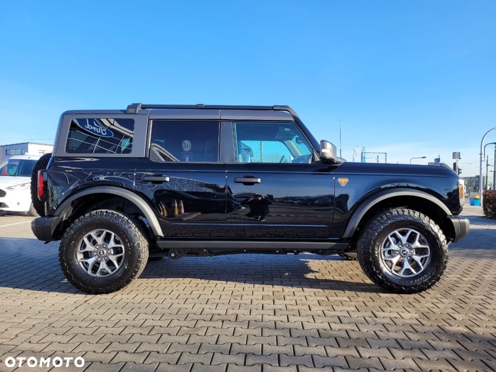 Ford Bronco - 6