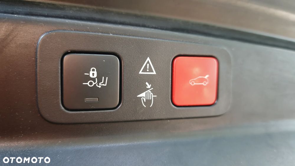 Peugeot 5008 1.2 PureTech Allure S&S EAT8 - 11