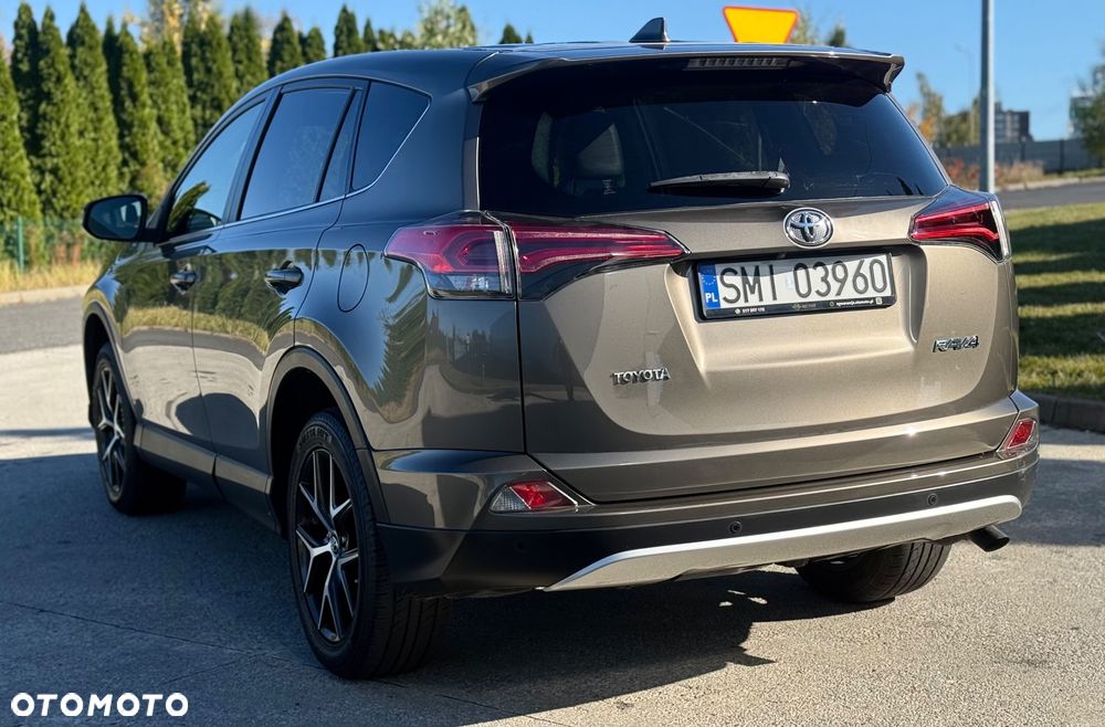 Toyota RAV4 - 16