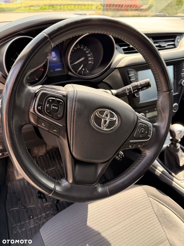 Toyota Avensis 1.8 Premium - 21