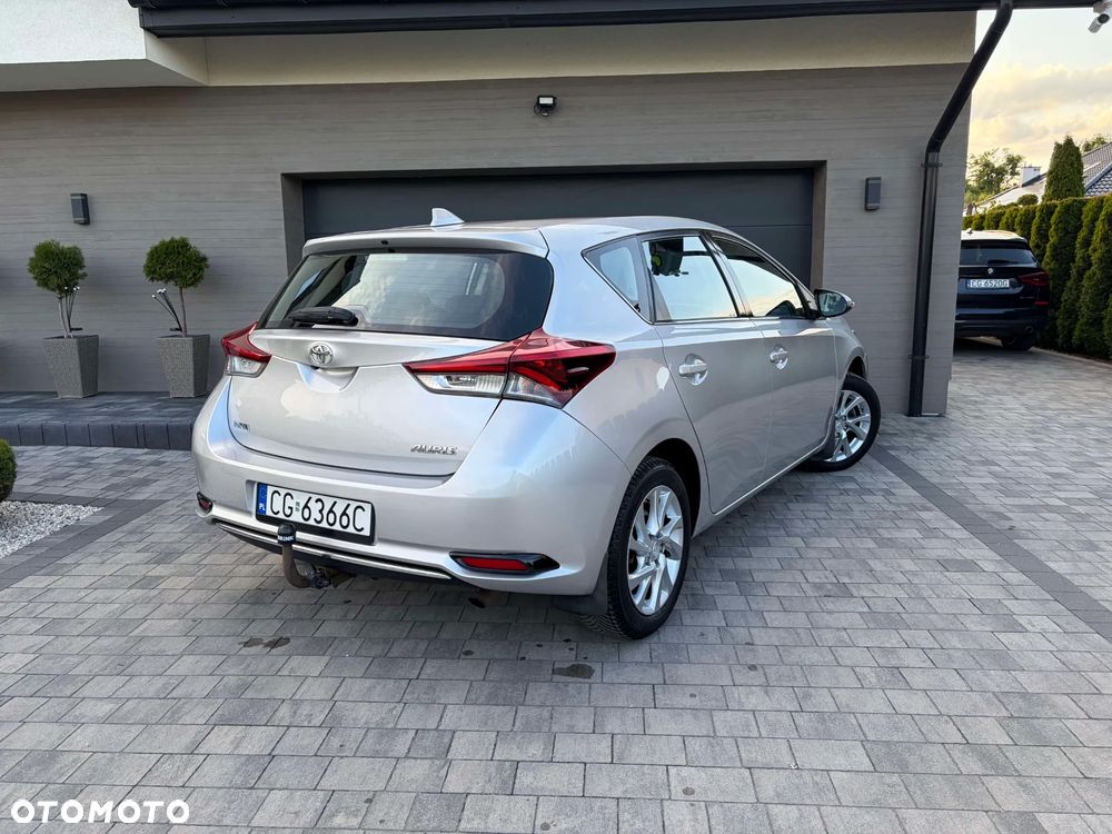 Toyota Auris 1.6 Premium - 9