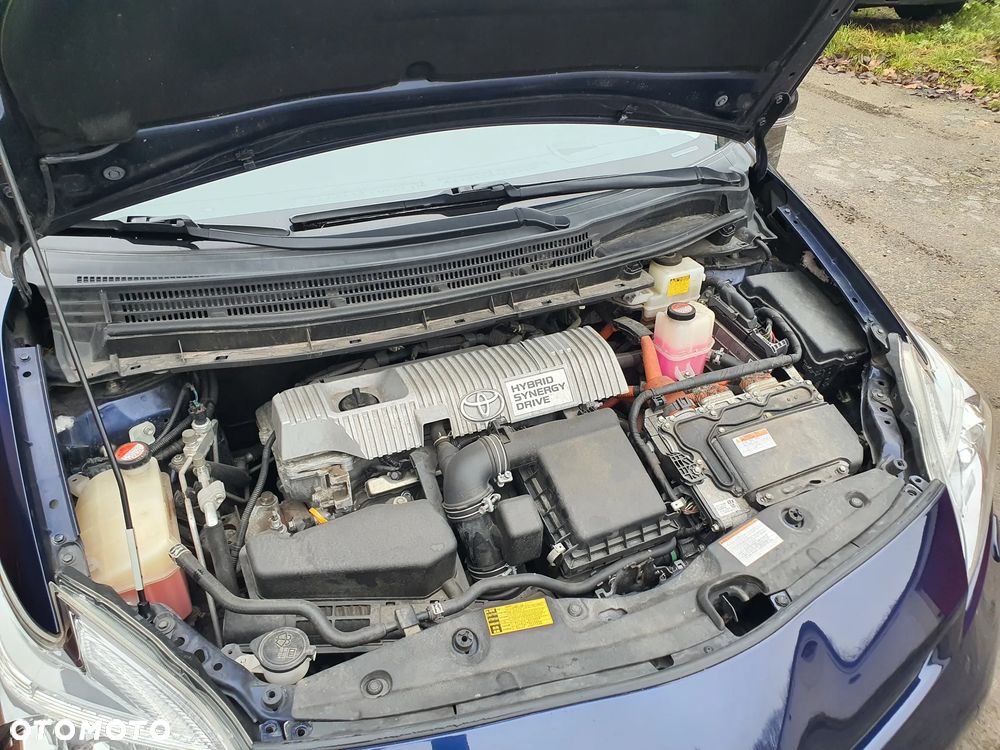 Toyota Prius (Hybrid) - 21
