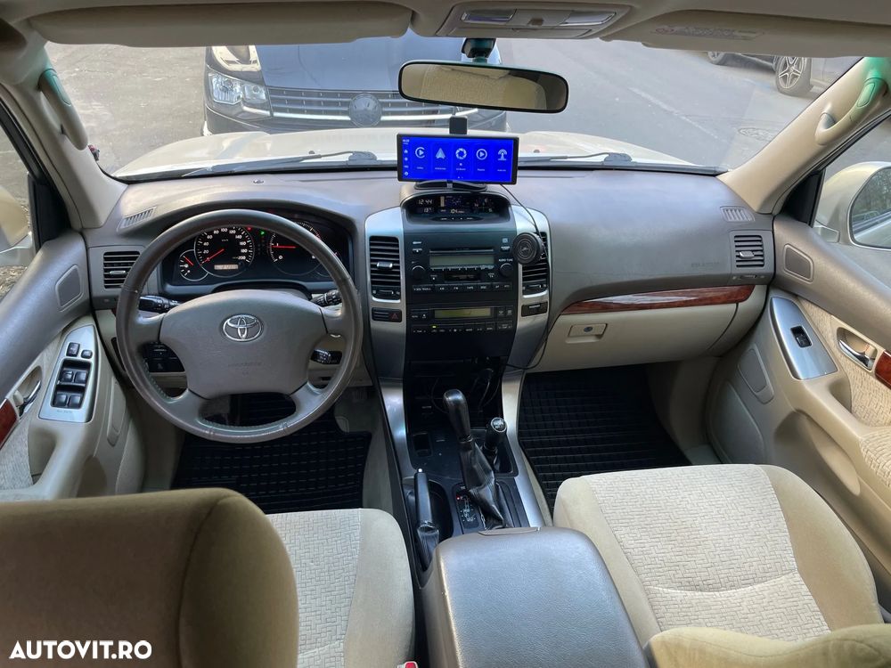 Toyota Land Cruiser - 10