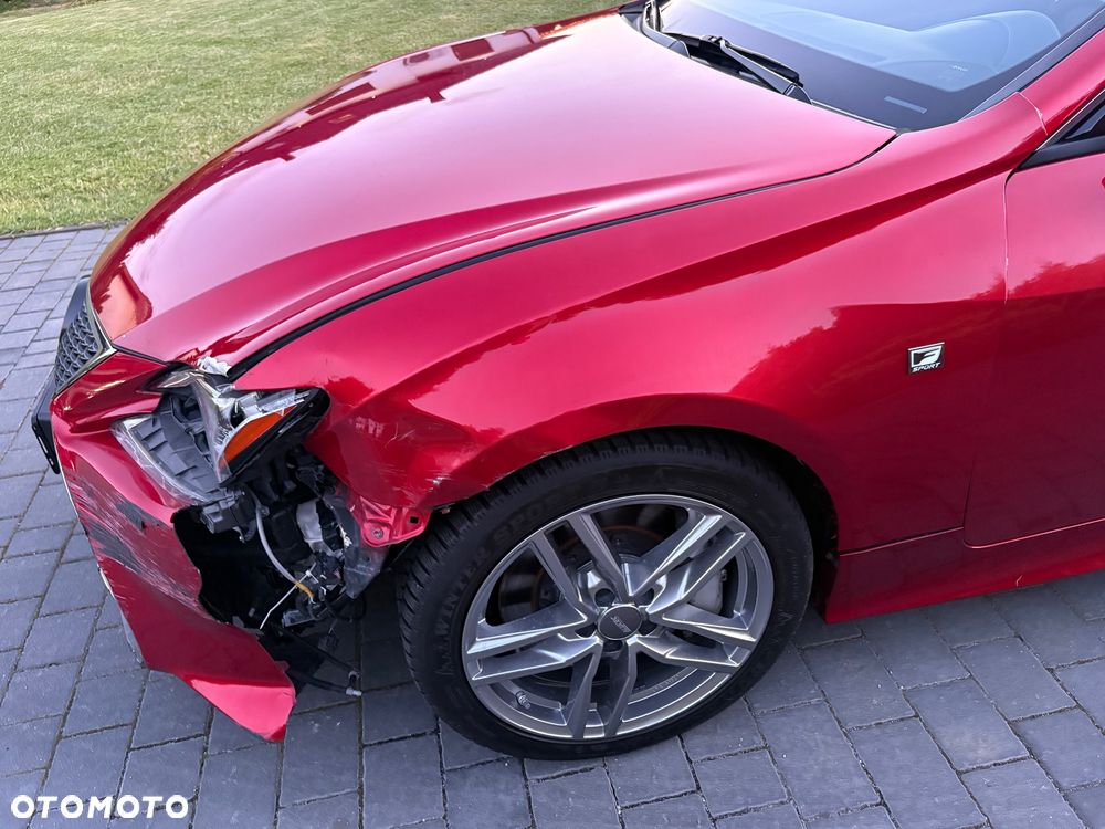Lexus RC 200t / 300 F Sport - 15