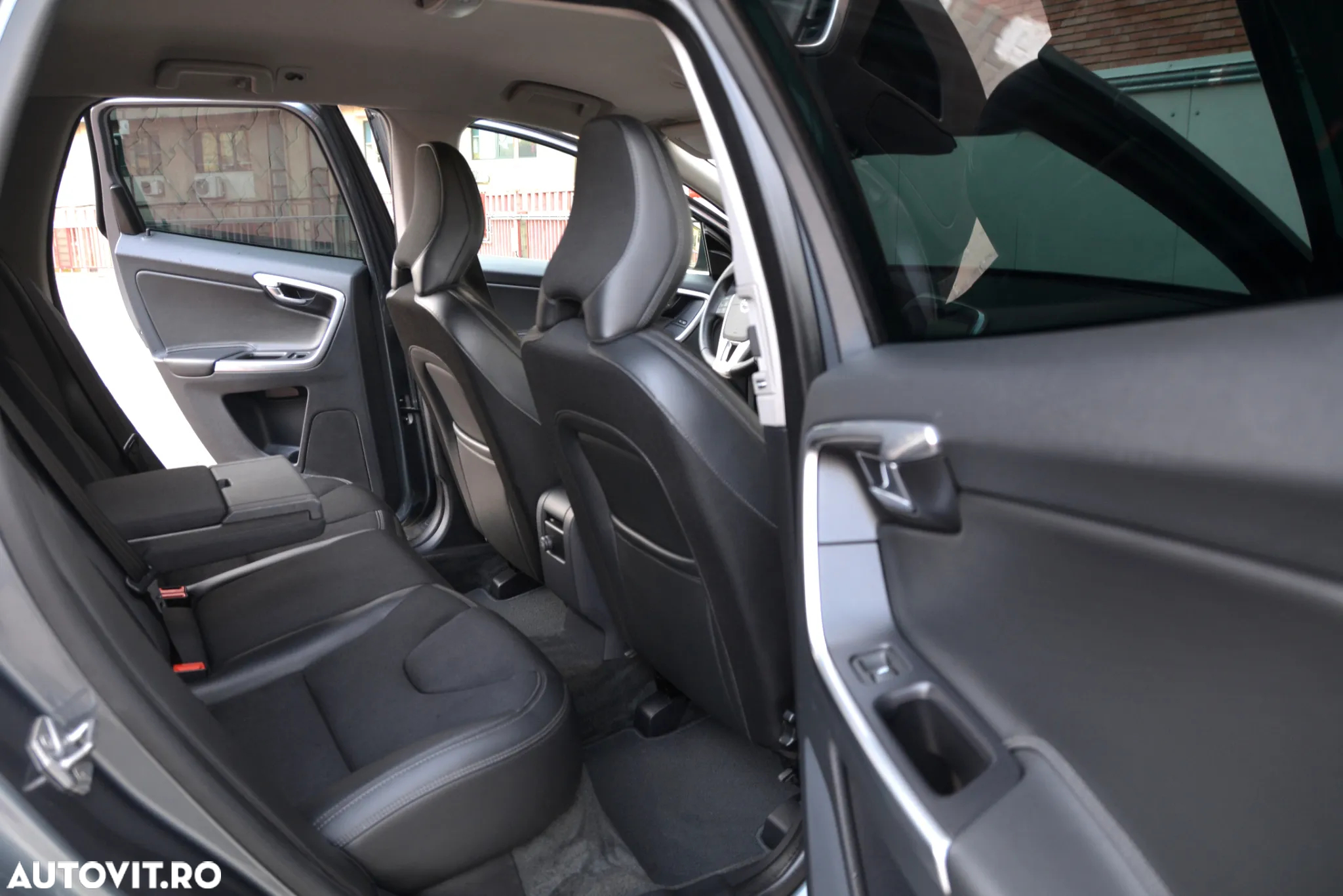 Volvo XC 60 D3 Geartronic Momentum - 14
