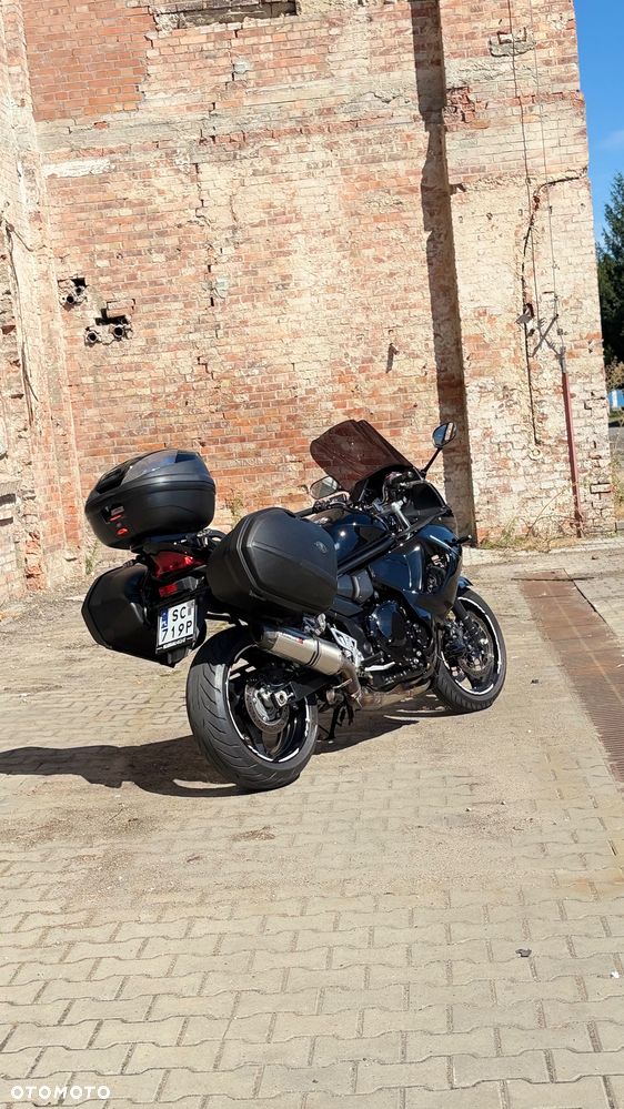 Suzuki GSX - 16