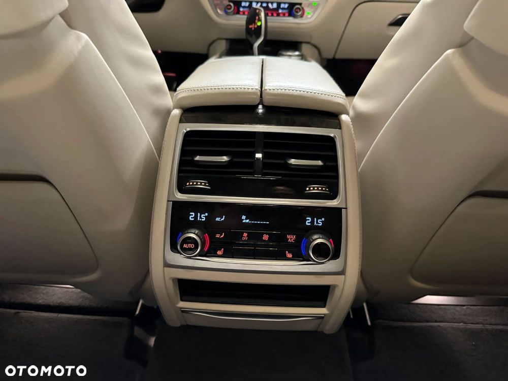 BMW Seria 7 730d xDrive - 9