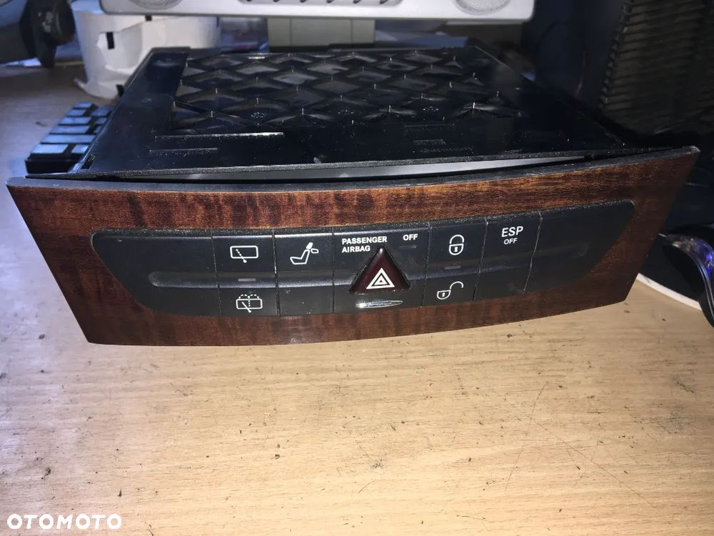 PANEL PRZEŁĄCZNIK MERCEDES E W211 A2116800552