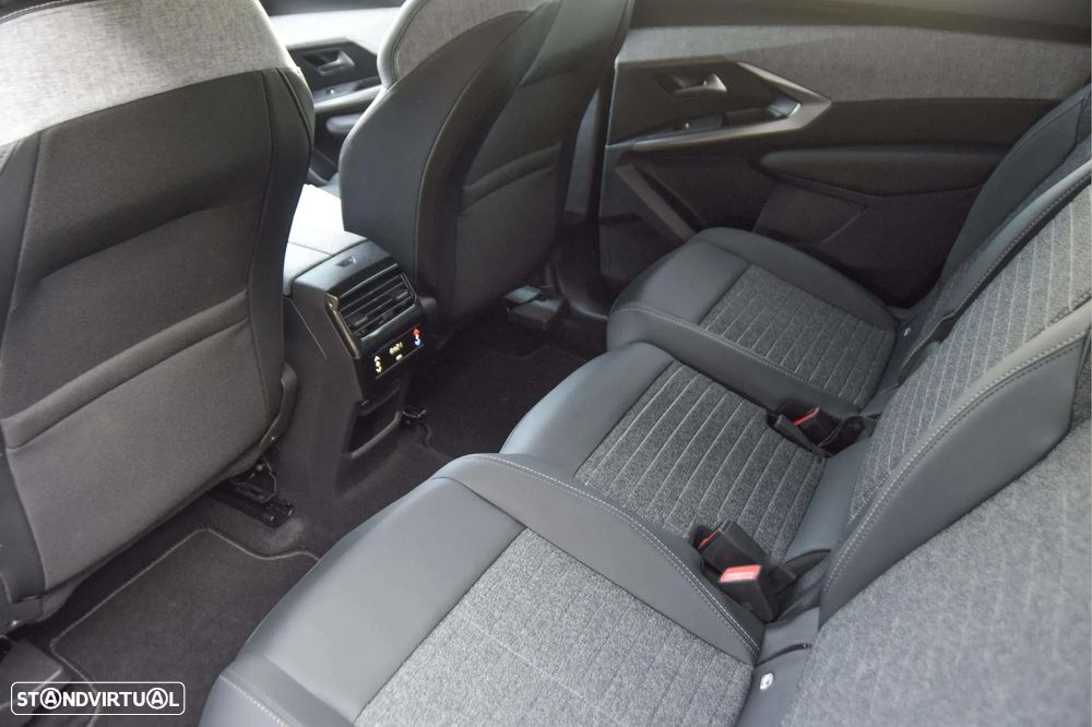 Peugeot 5008 1.2 Hybrid Allure Pack e-DCS6 - 16