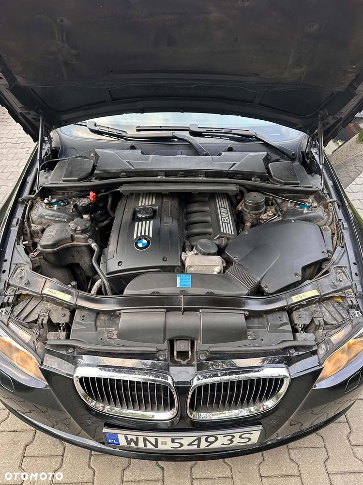 BMW Seria 3 330i - 26