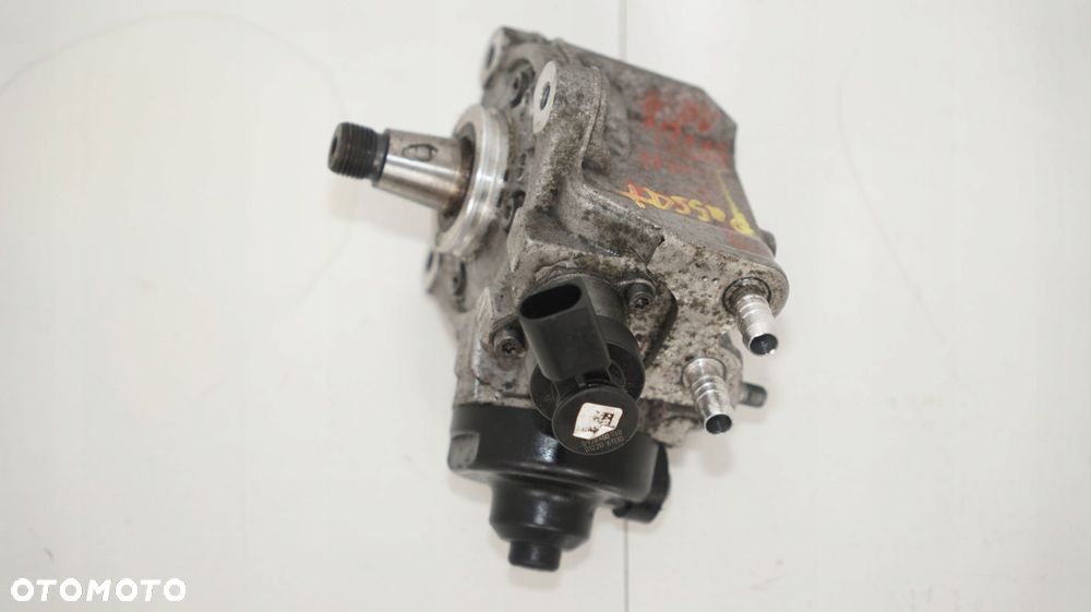 POMPA WTRYSKOWA VW PASSAT B7 10-14R 2.0 TDI - 8