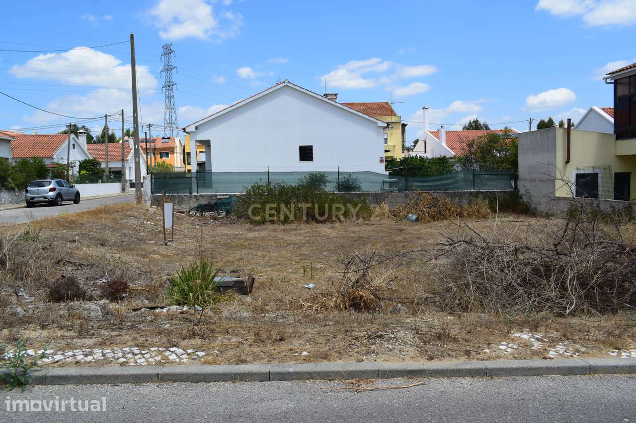 Terreno Urbano de 318 m² em Palmela: Viabilidade para Moradia de 210 m - Grande imagem: 3/16