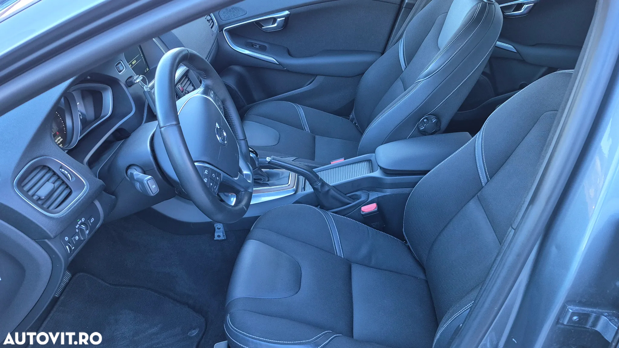 Volvo V40 D3 Aut. Summum - 27