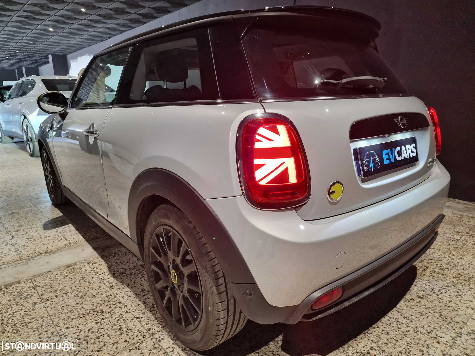 MINI 3 Portas Cooper SE Camden Edition - 12