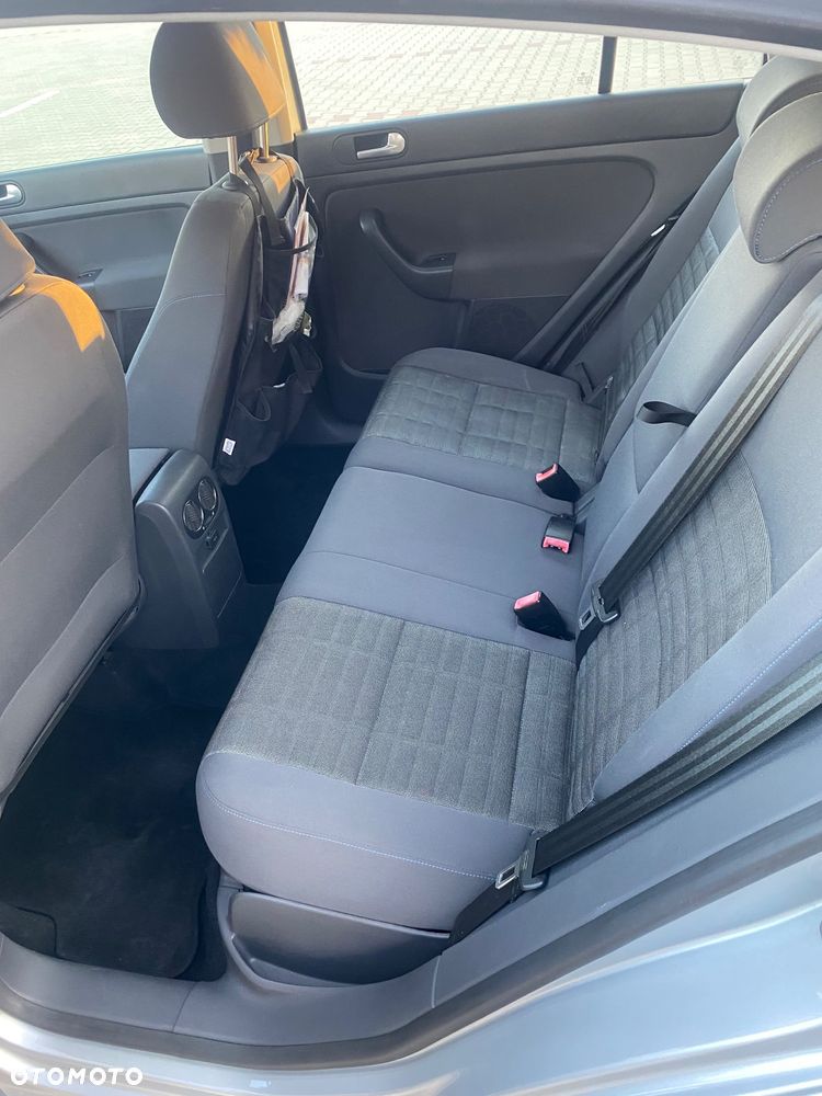 Volkswagen Golf Plus 1.9 TDI DPF Tour - 22