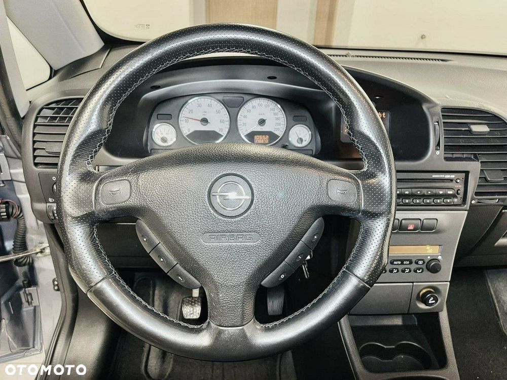 Opel Zafira 1.8 Executive - 16