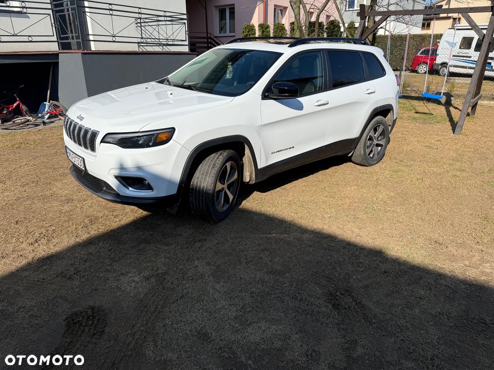 Jeep Cherokee - 3