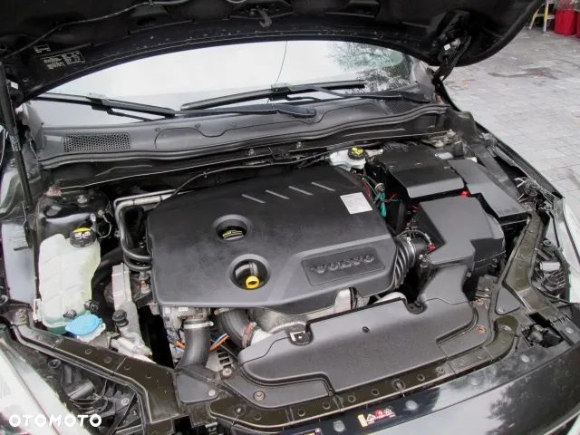 Volvo V40 D2 R-Design - 20